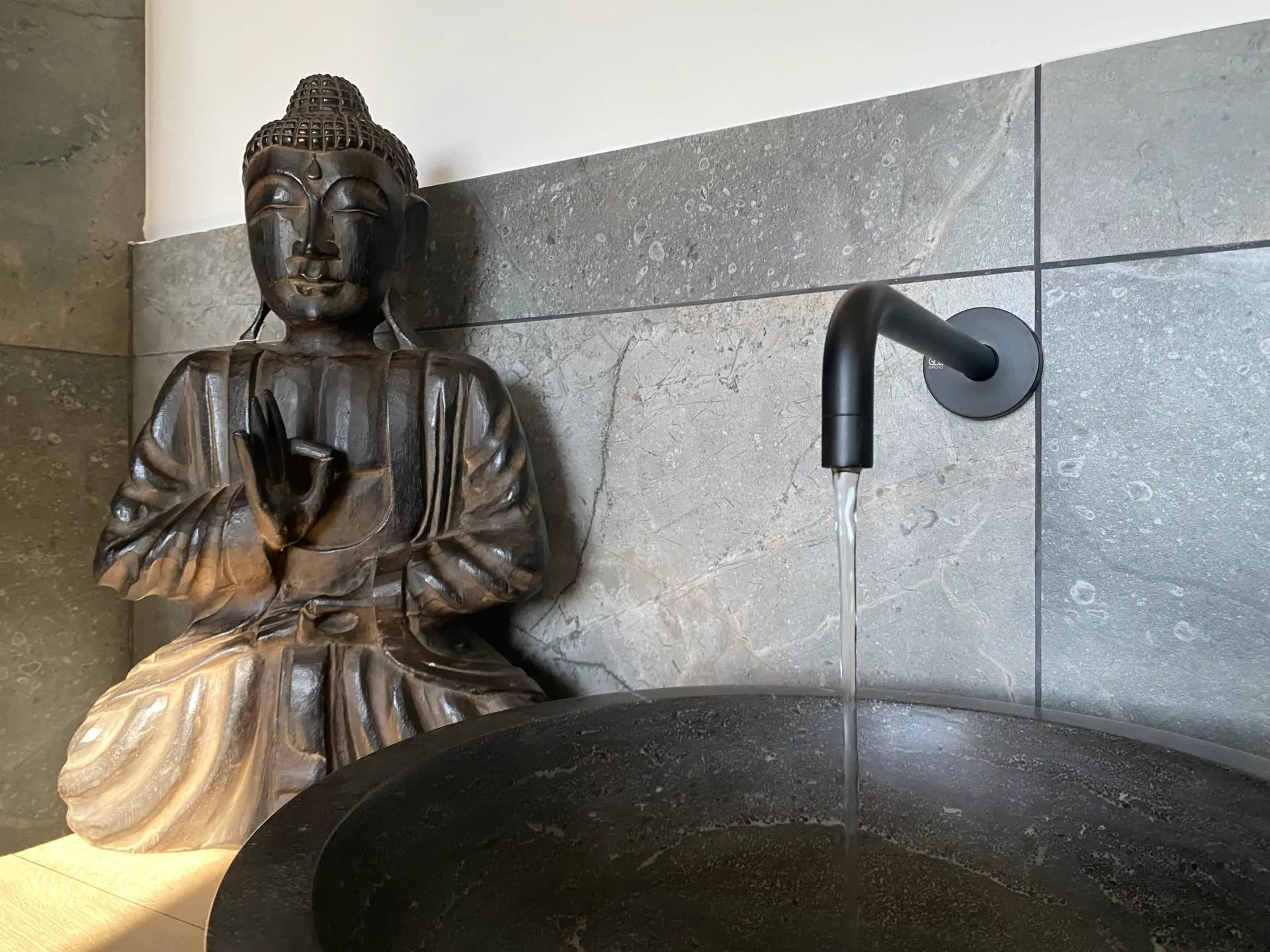 Art Bruges Guestrooms Therapy room Bathroom