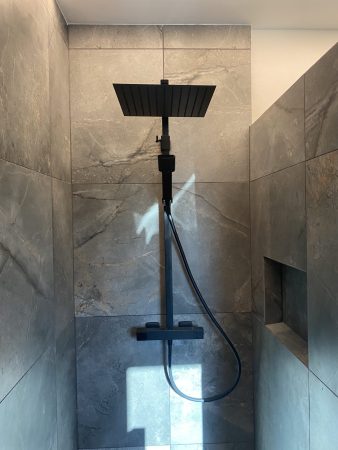 Art Bruges Guestrooms Therapy room Bathroom Rainshower